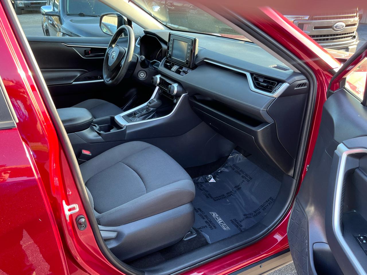 Toyota RAV4 LE AWD 2019