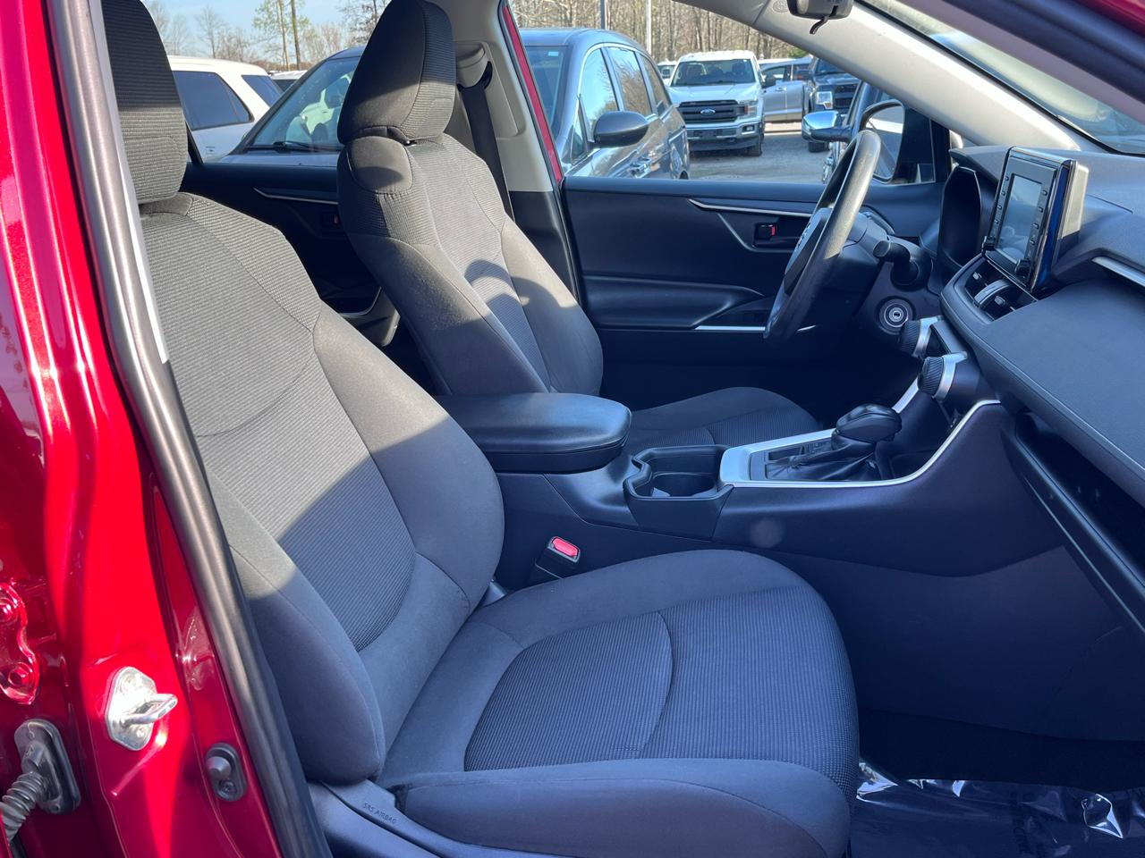 Toyota RAV4 LE AWD 2019