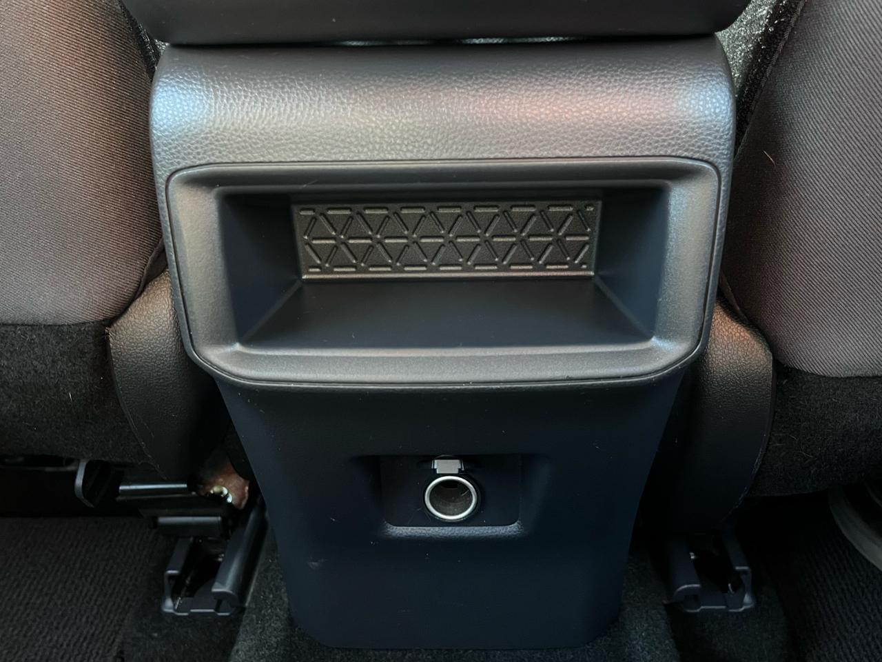 Toyota RAV4 LE AWD 2019