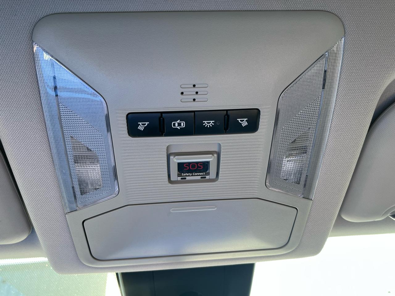 Toyota RAV4 LE AWD 2019