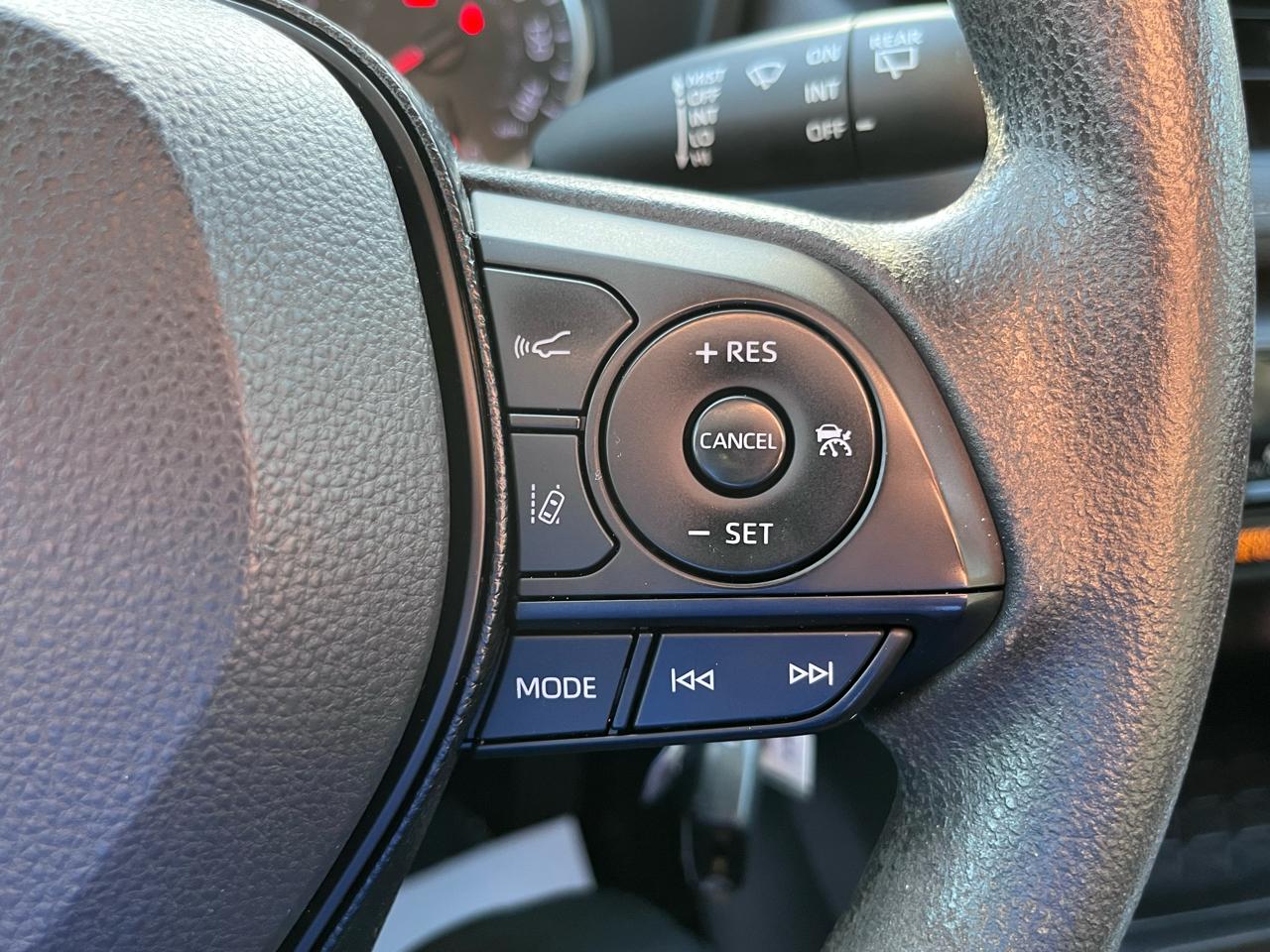 Toyota RAV4 LE AWD 2019