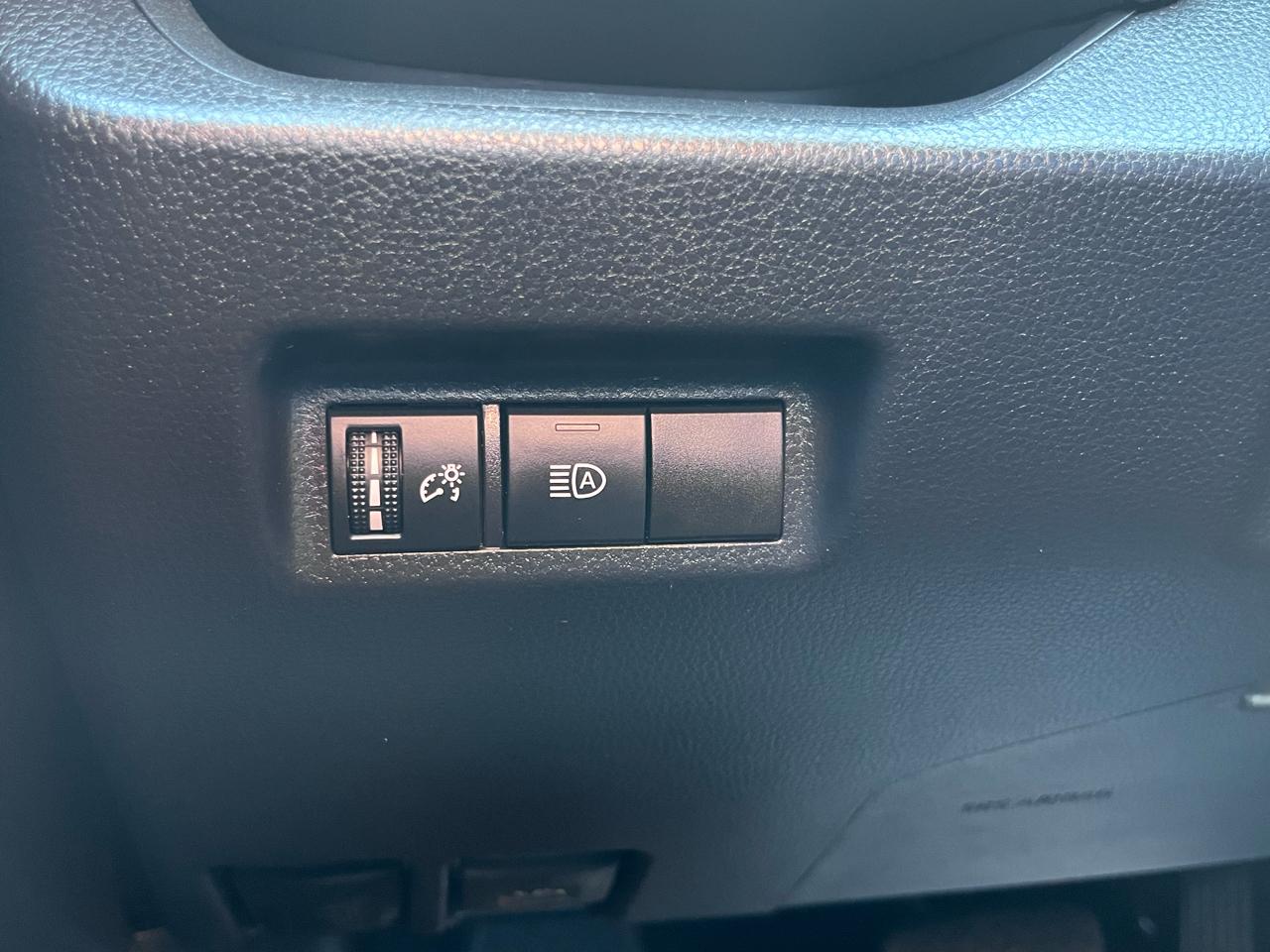 Toyota RAV4 LE AWD 2019