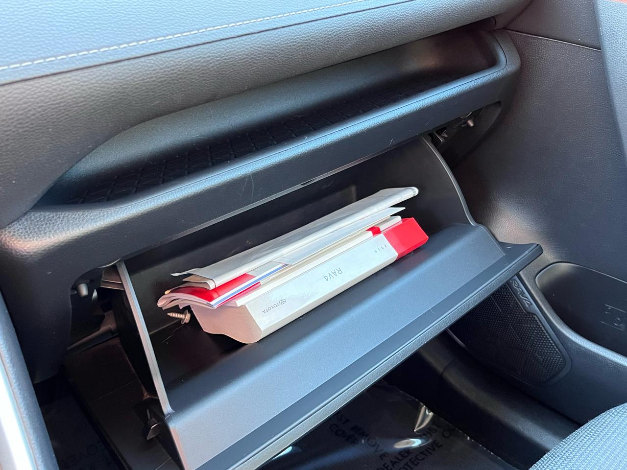 Toyota RAV4 LE AWD 2019