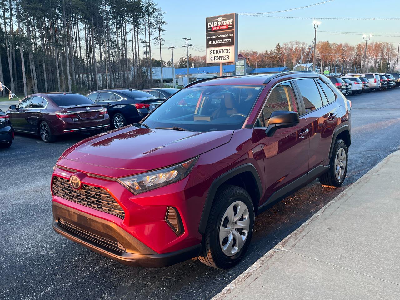 Toyota RAV4 LE AWD 2019