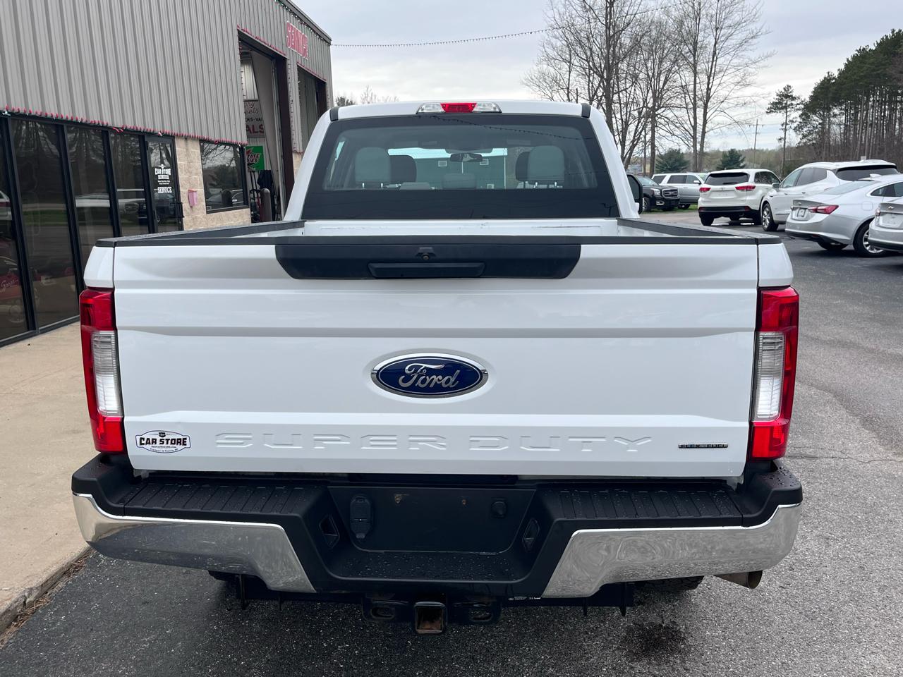 Ford Super Duty F-250 SRW XL 4WD Crew Cab 6.75' Box 2017