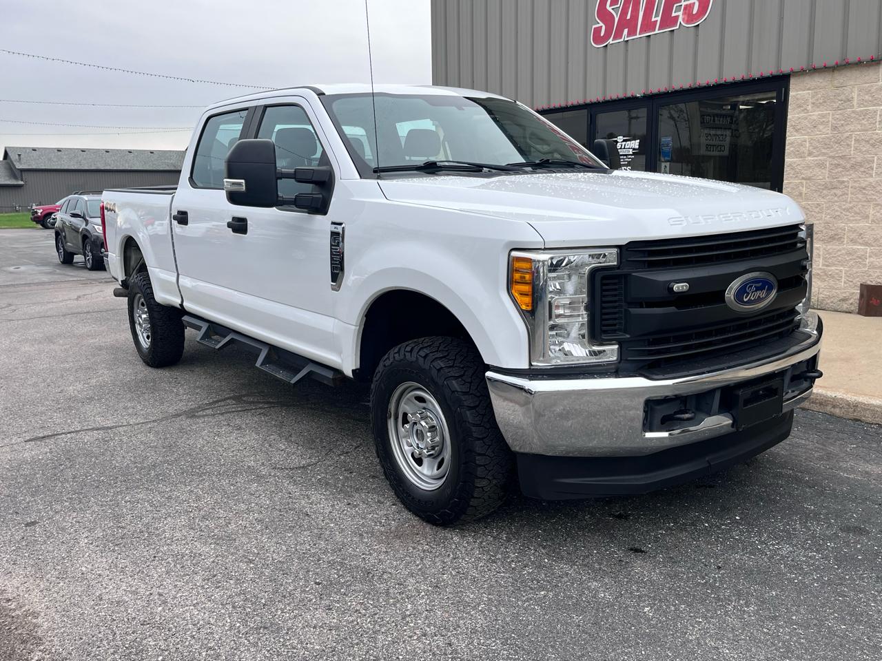 Ford Super Duty F-250 SRW XL 4WD Crew Cab 6.75' Box 2017