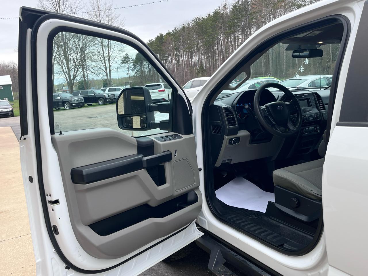 Ford Super Duty F-250 SRW XL 4WD Crew Cab 6.75' Box 2017