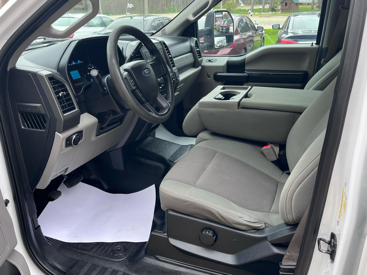 Ford Super Duty F-250 SRW XL 4WD Crew Cab 6.75' Box 2017