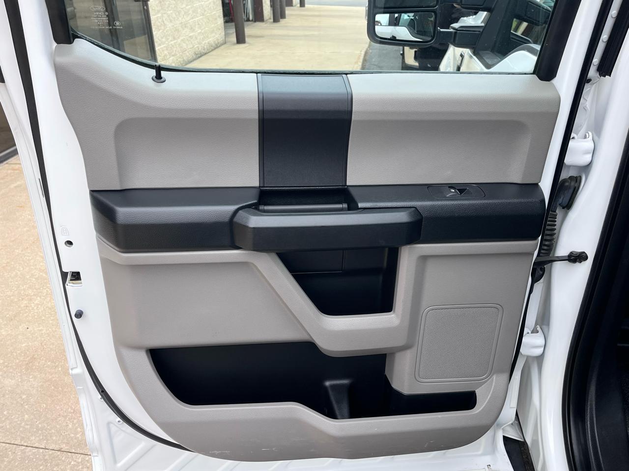 Ford Super Duty F-250 SRW XL 4WD Crew Cab 6.75' Box 2017