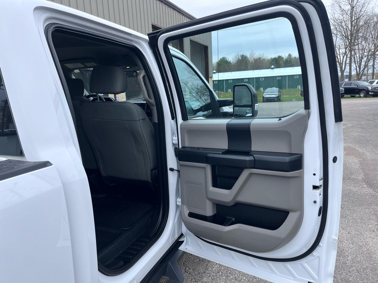 Ford Super Duty F-250 SRW XL 4WD Crew Cab 6.75' Box 2017