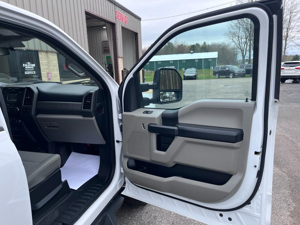 Ford Super Duty F-250 SRW XL 4WD Crew Cab 6.75' Box 2017