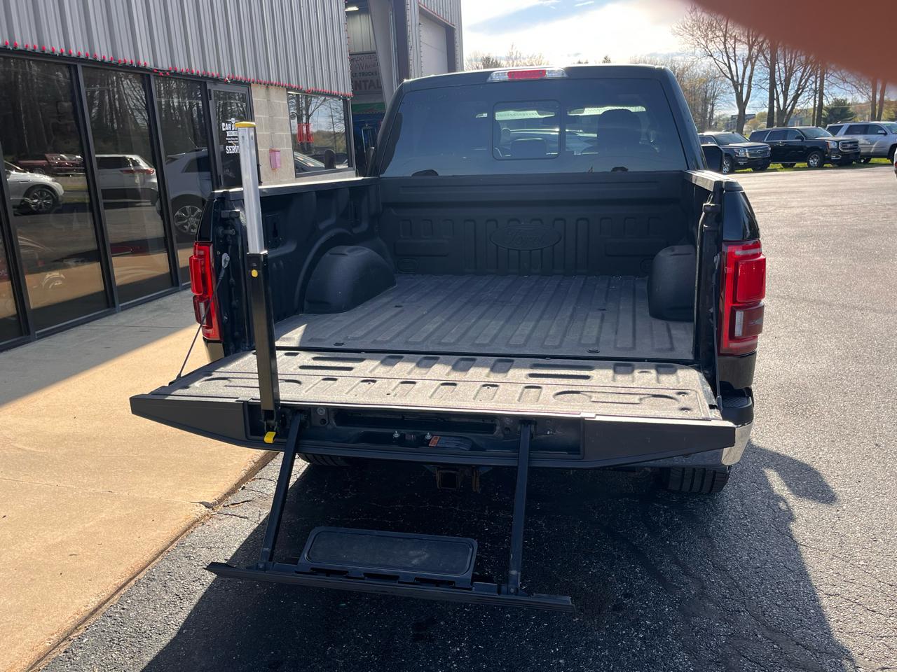 Ford F-150 Lariat 4WD SuperCrew 5.5' Box 2017