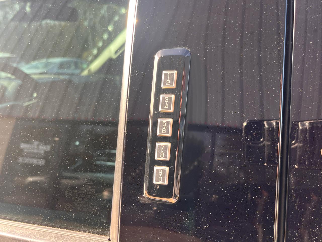 Ford F-150 Lariat 4WD SuperCrew 5.5' Box 2017