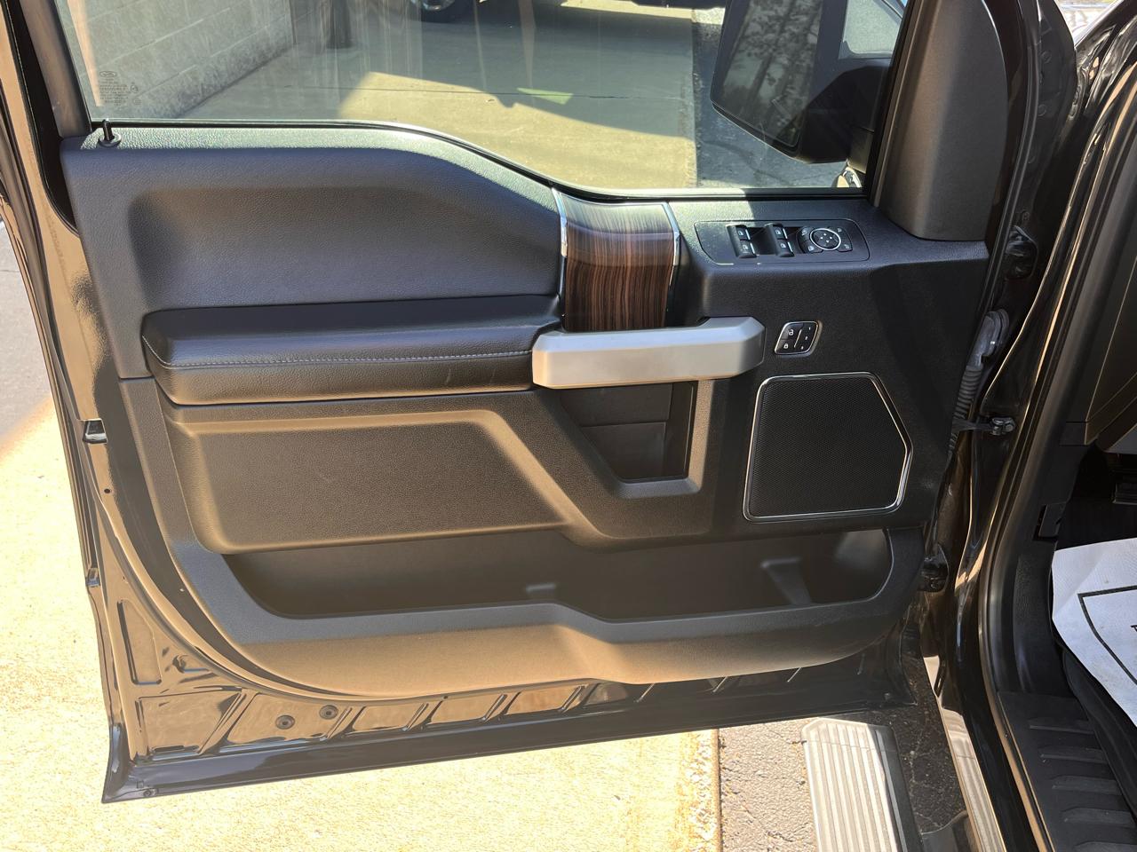 Ford F-150 Lariat 4WD SuperCrew 5.5' Box 2017