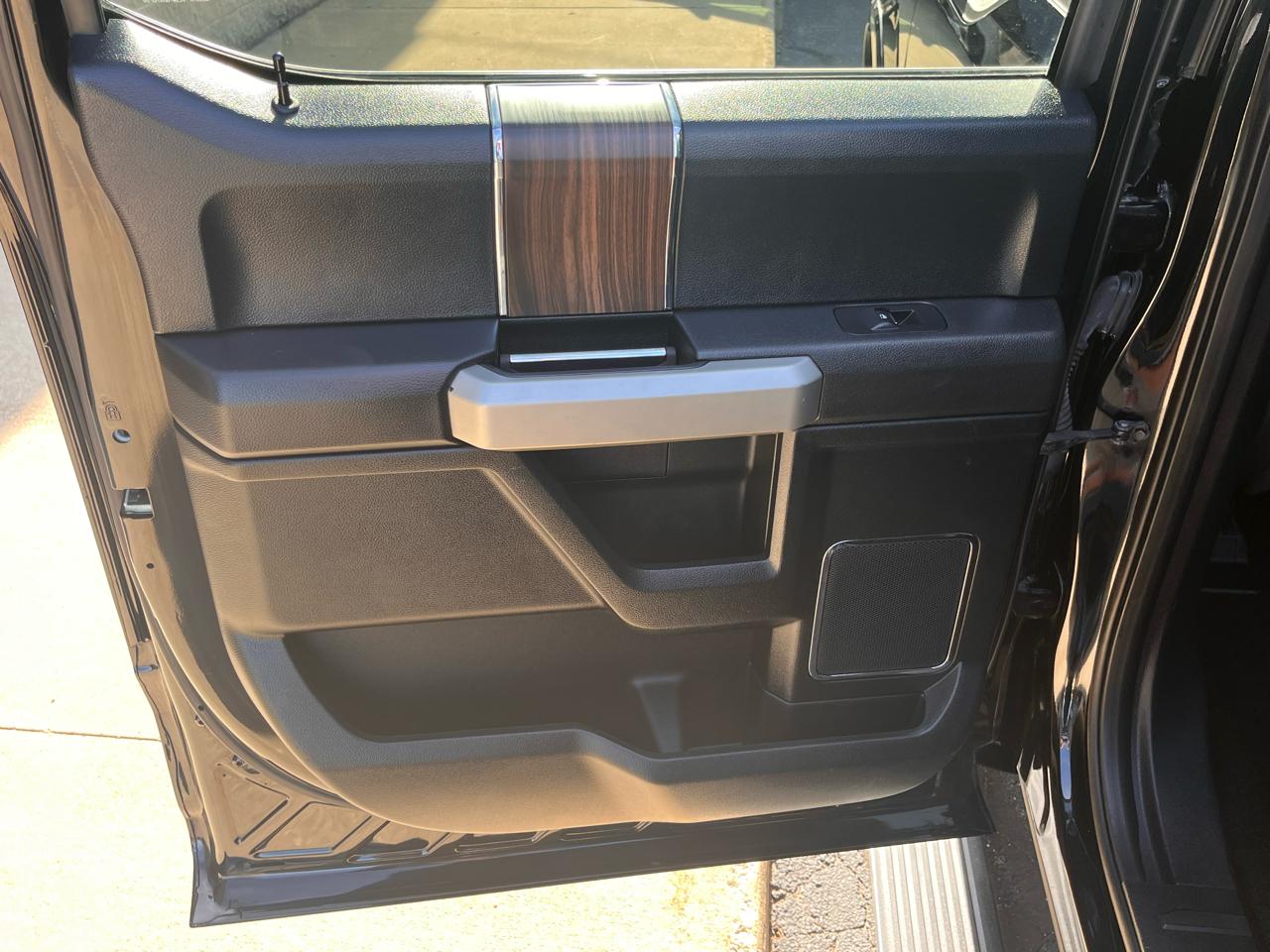 Ford F-150 Lariat 4WD SuperCrew 5.5' Box 2017