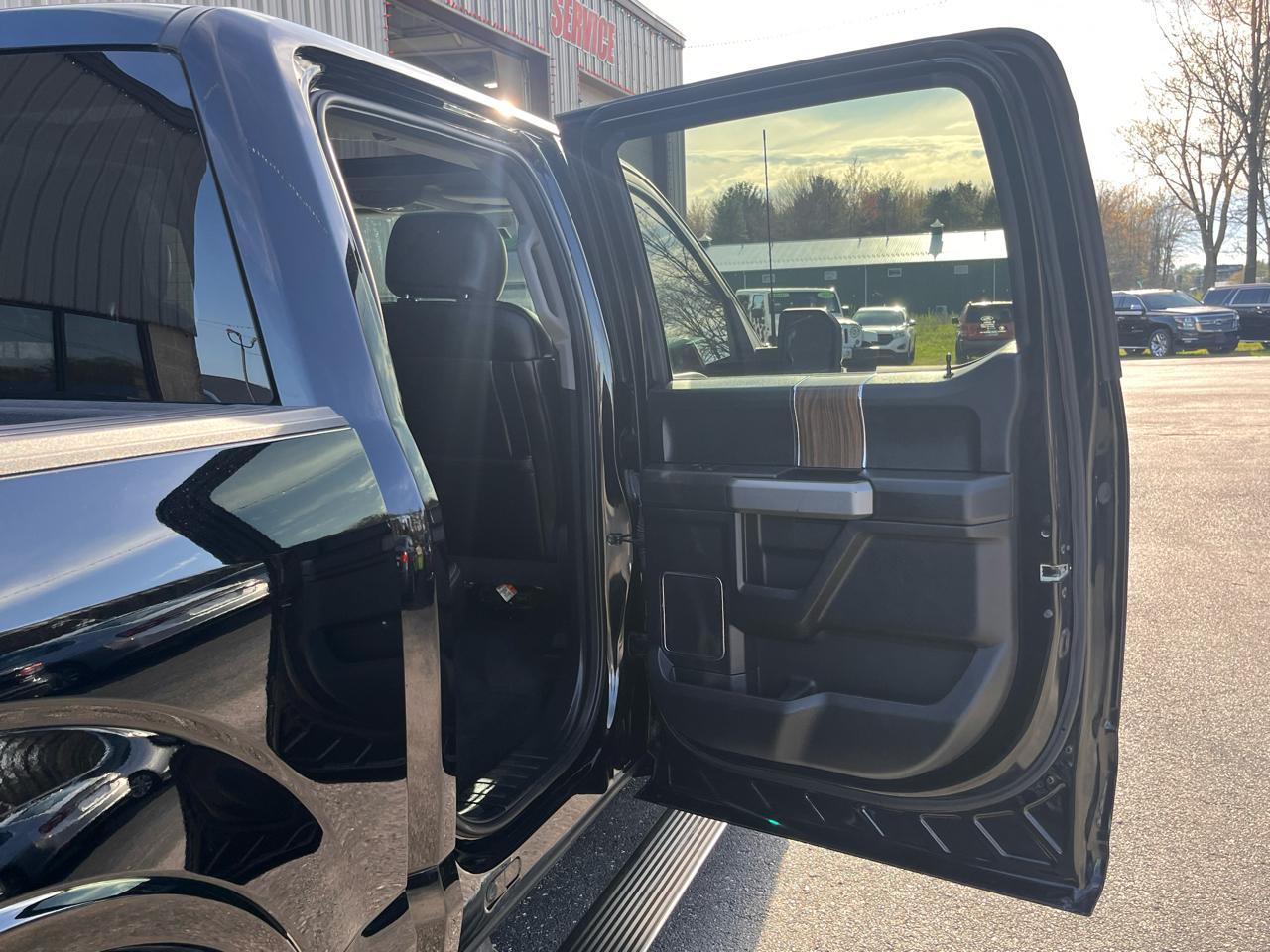 Ford F-150 Lariat 4WD SuperCrew 5.5' Box 2017