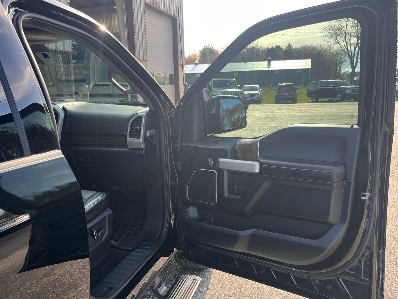 Ford F-150 Lariat 4WD SuperCrew 5.5' Box 2017