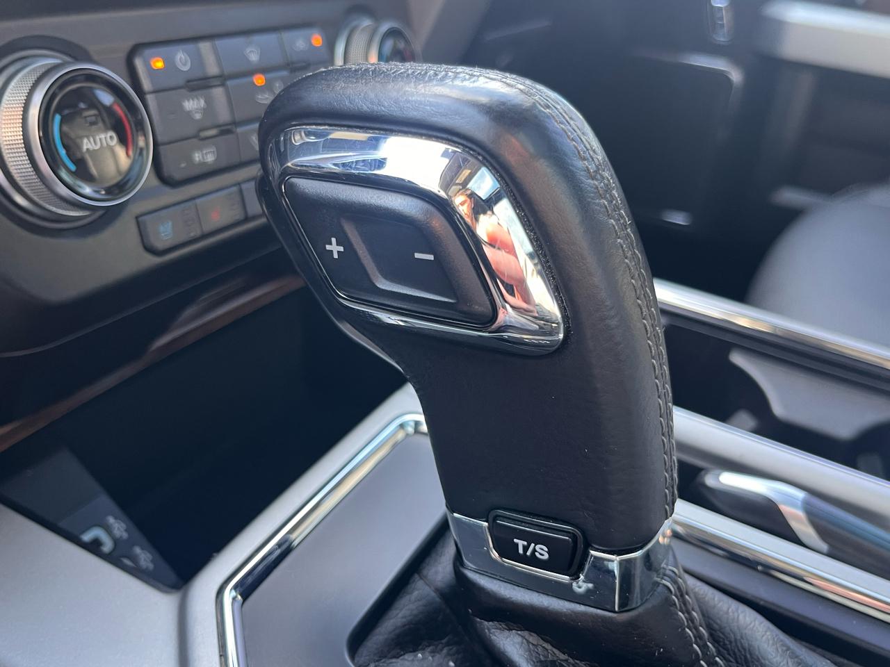 Ford F-150 Lariat 4WD SuperCrew 5.5' Box 2017