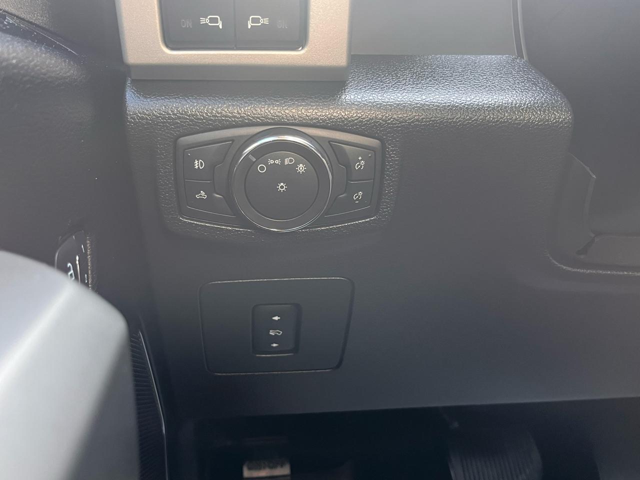 Ford F-150 Lariat 4WD SuperCrew 5.5' Box 2017