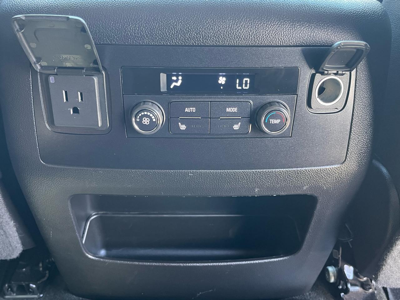 Chevrolet Tahoe 4WD 4dr LTZ 2016