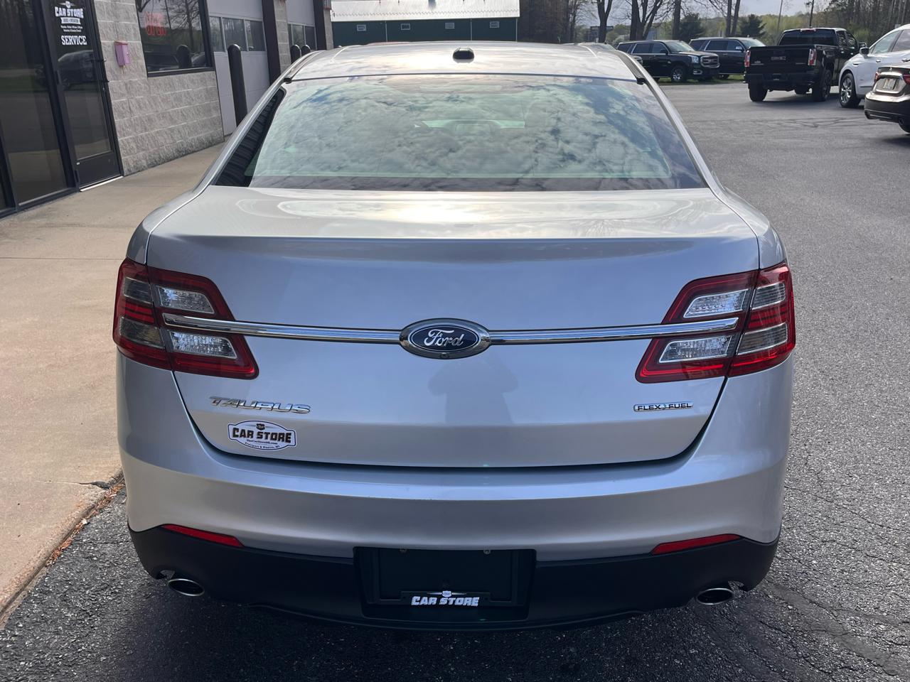 Ford Taurus 4dr Sdn SE FWD 2015