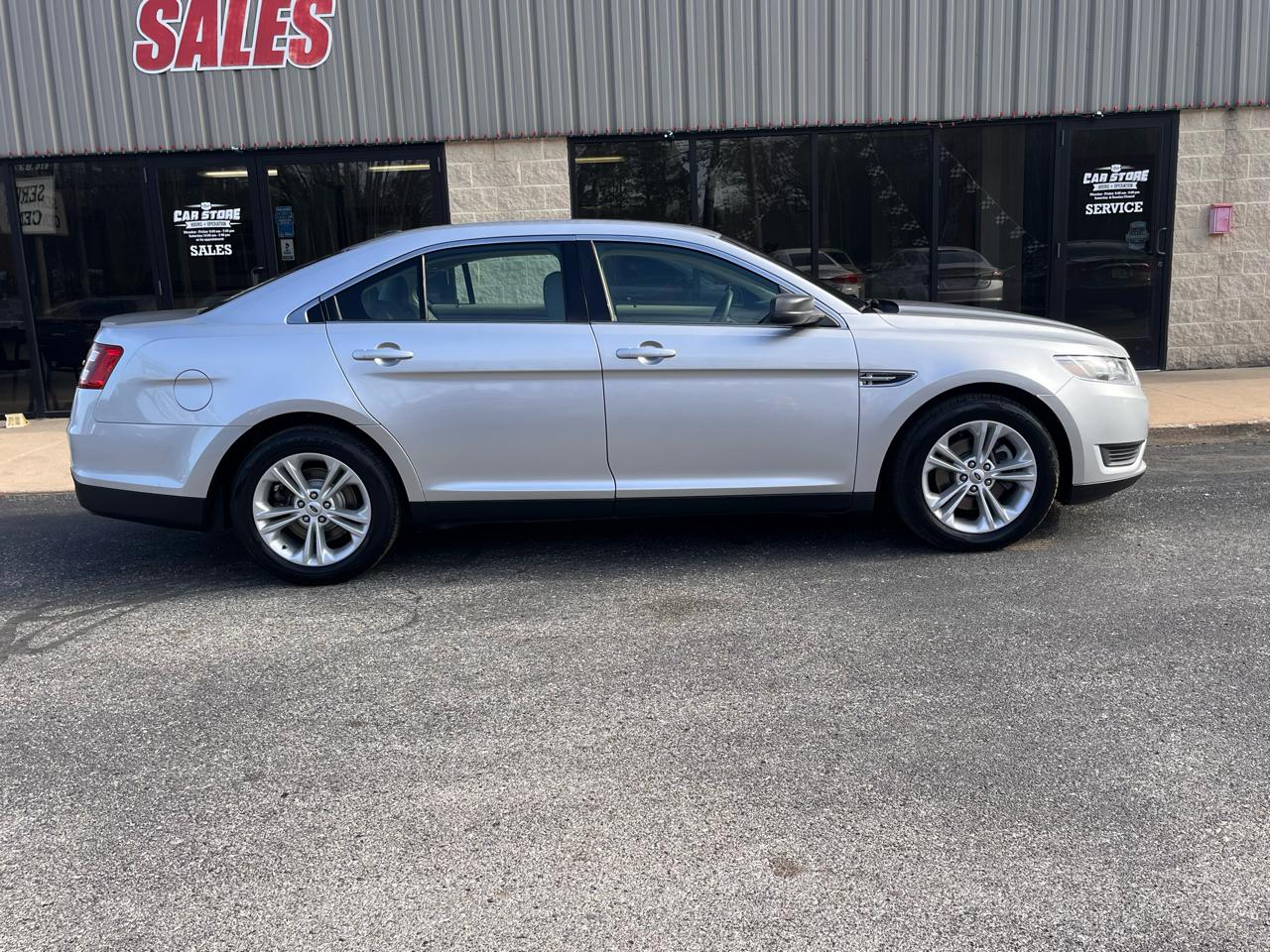 Ford Taurus 4dr Sdn SE FWD 2015