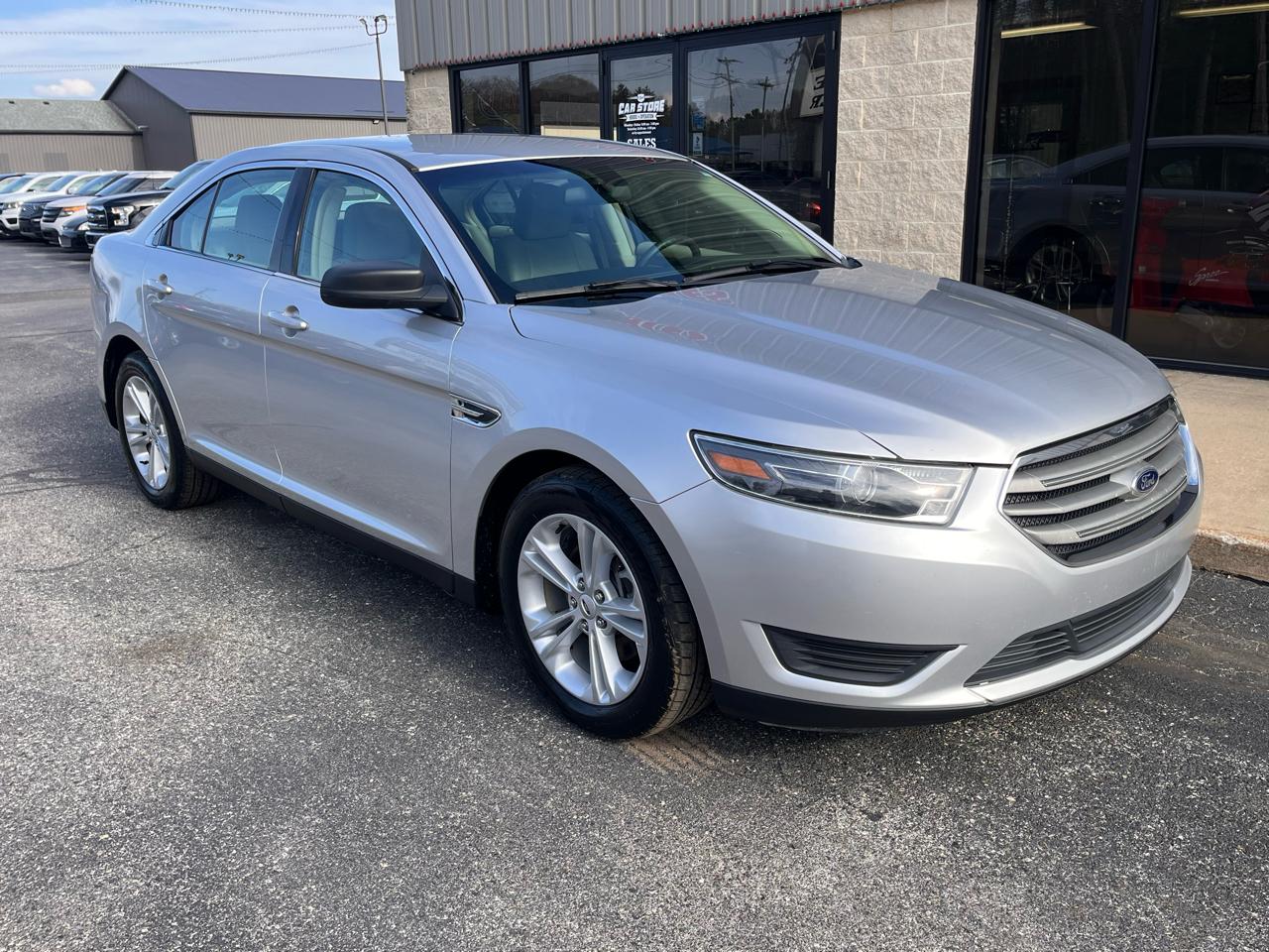 Ford Taurus 4dr Sdn SE FWD 2015