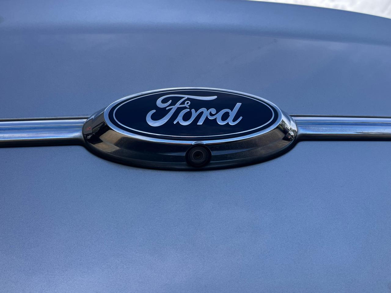 Ford Taurus 4dr Sdn SE FWD 2015