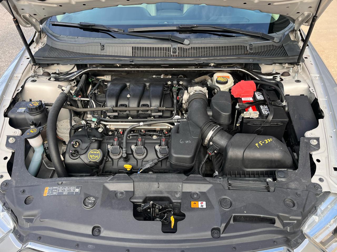 Ford Taurus 4dr Sdn SE FWD 2015