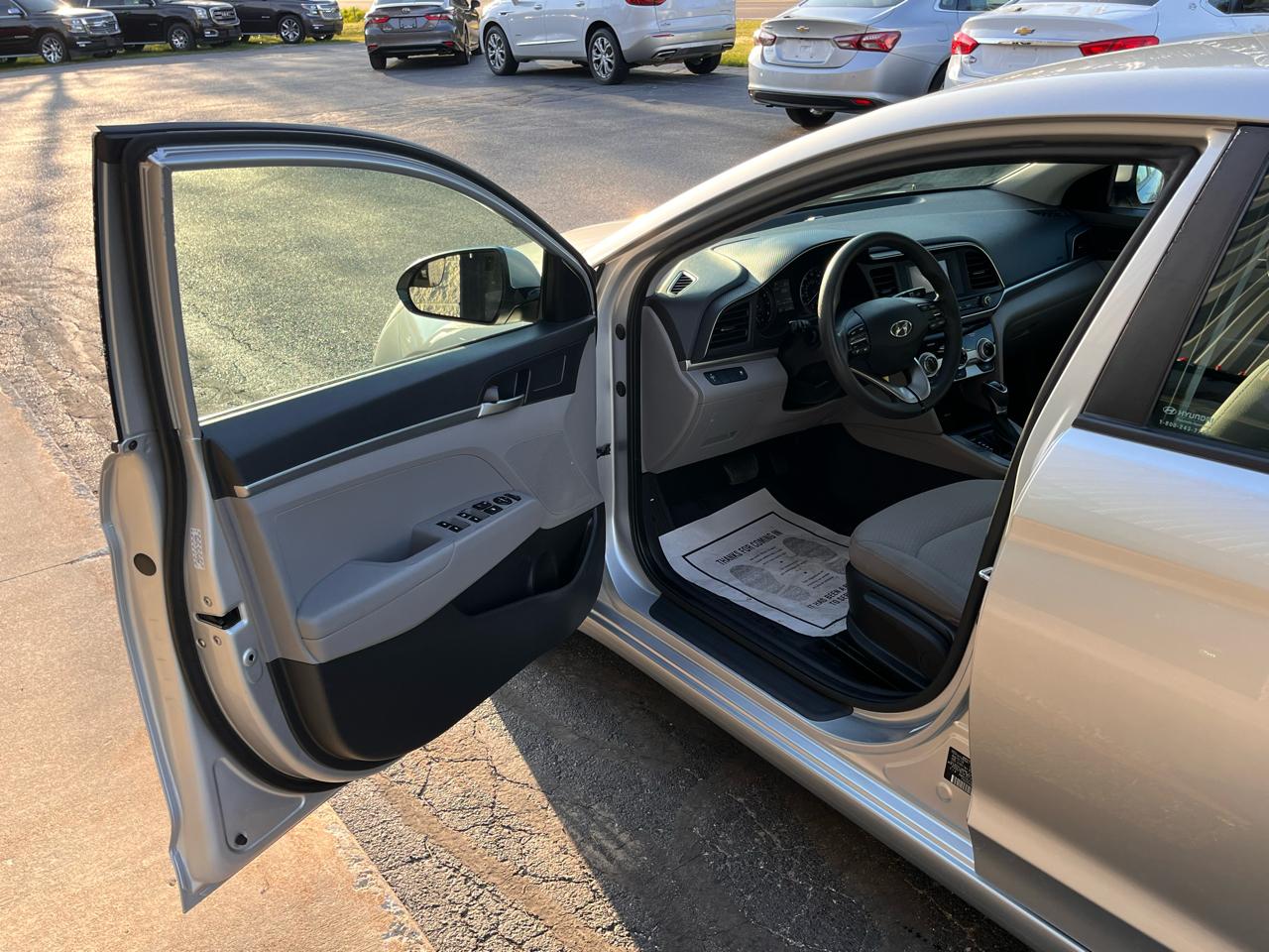 Hyundai Elantra SE Auto 2019