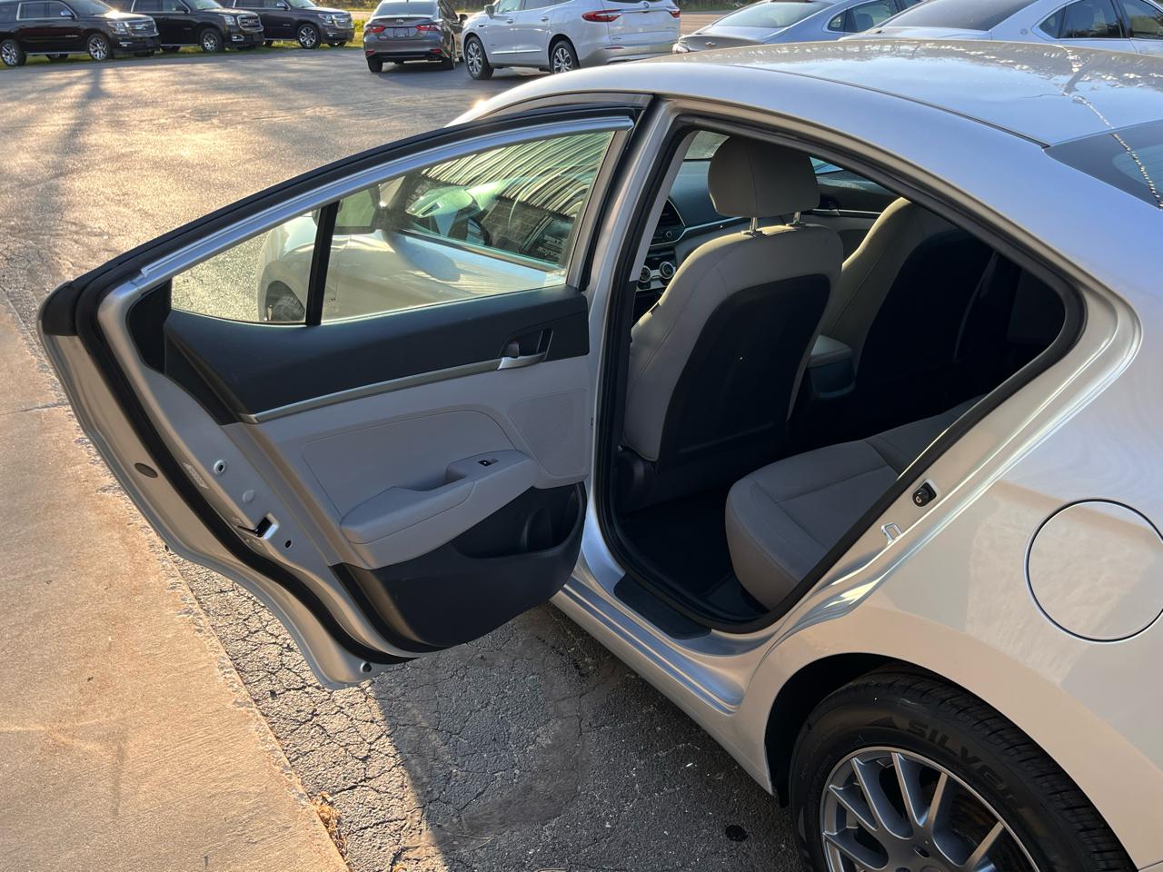 Hyundai Elantra SE Auto 2019