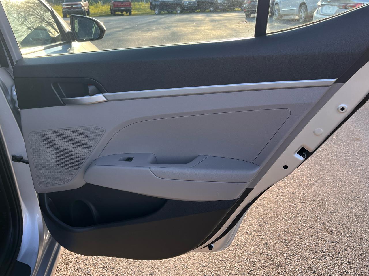 Hyundai Elantra SE Auto 2019