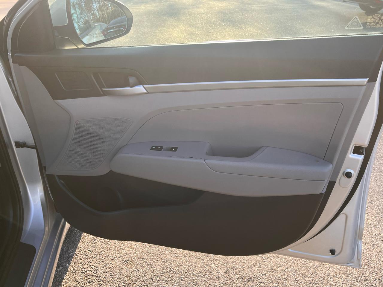Hyundai Elantra SE Auto 2019