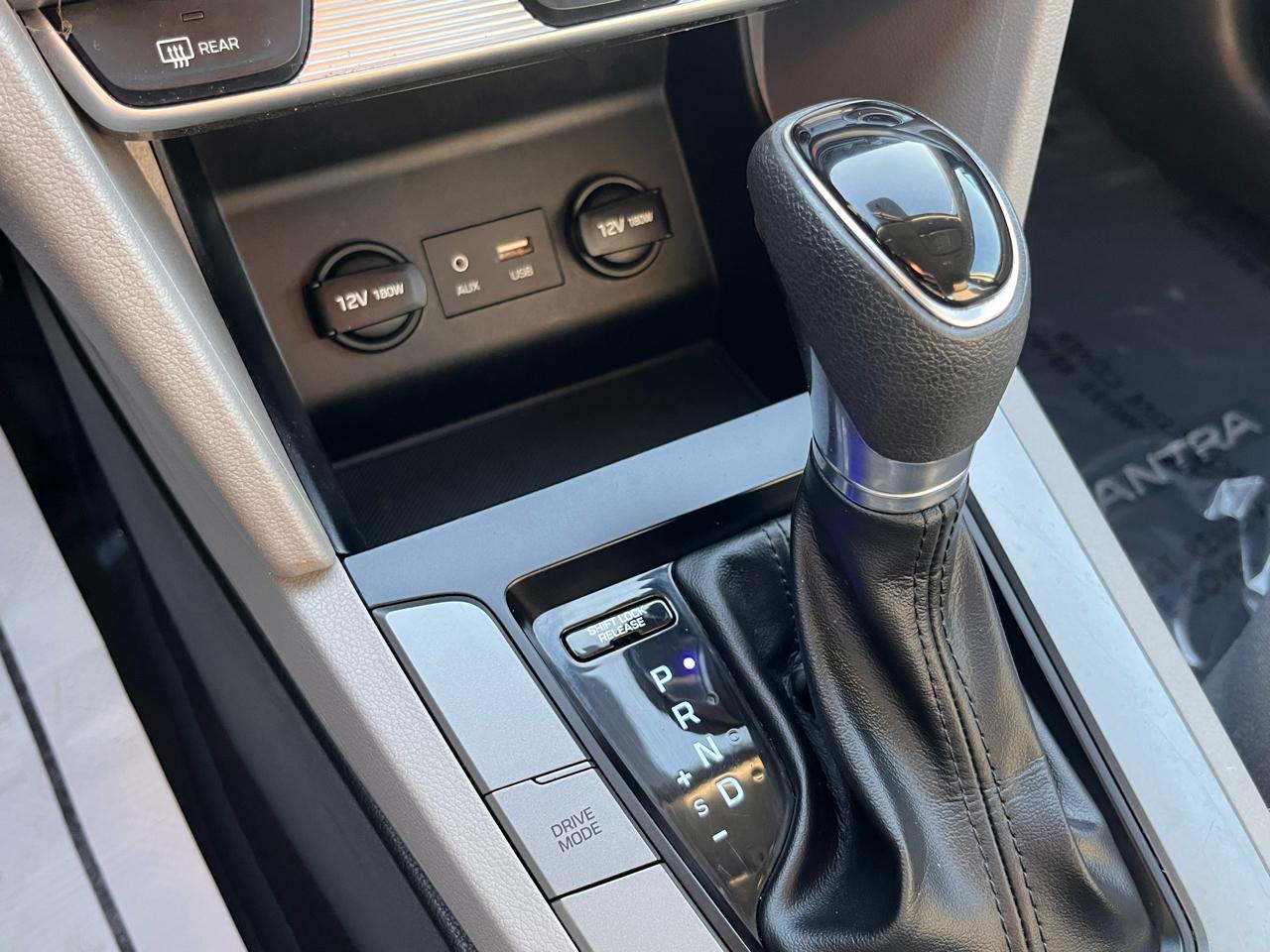Hyundai Elantra SE Auto 2019