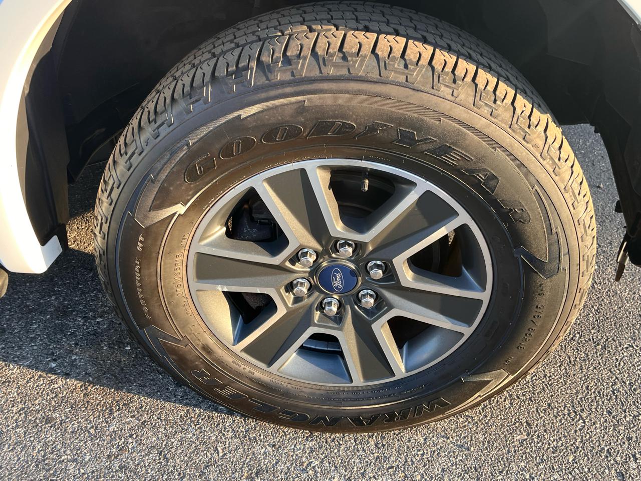 Ford F-150 4WD SuperCrew 145" XLT 2016