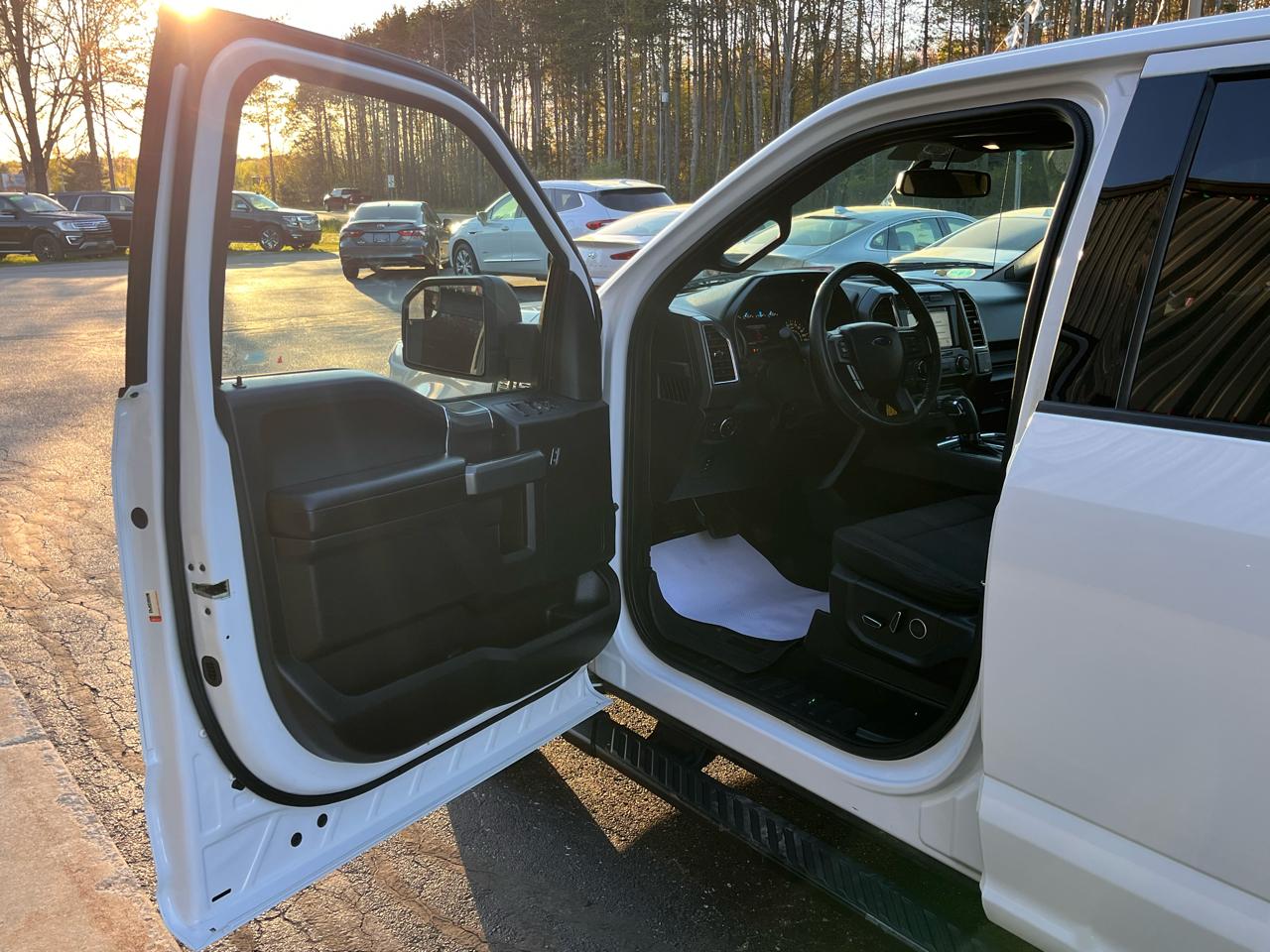 Ford F-150 4WD SuperCrew 145" XLT 2016