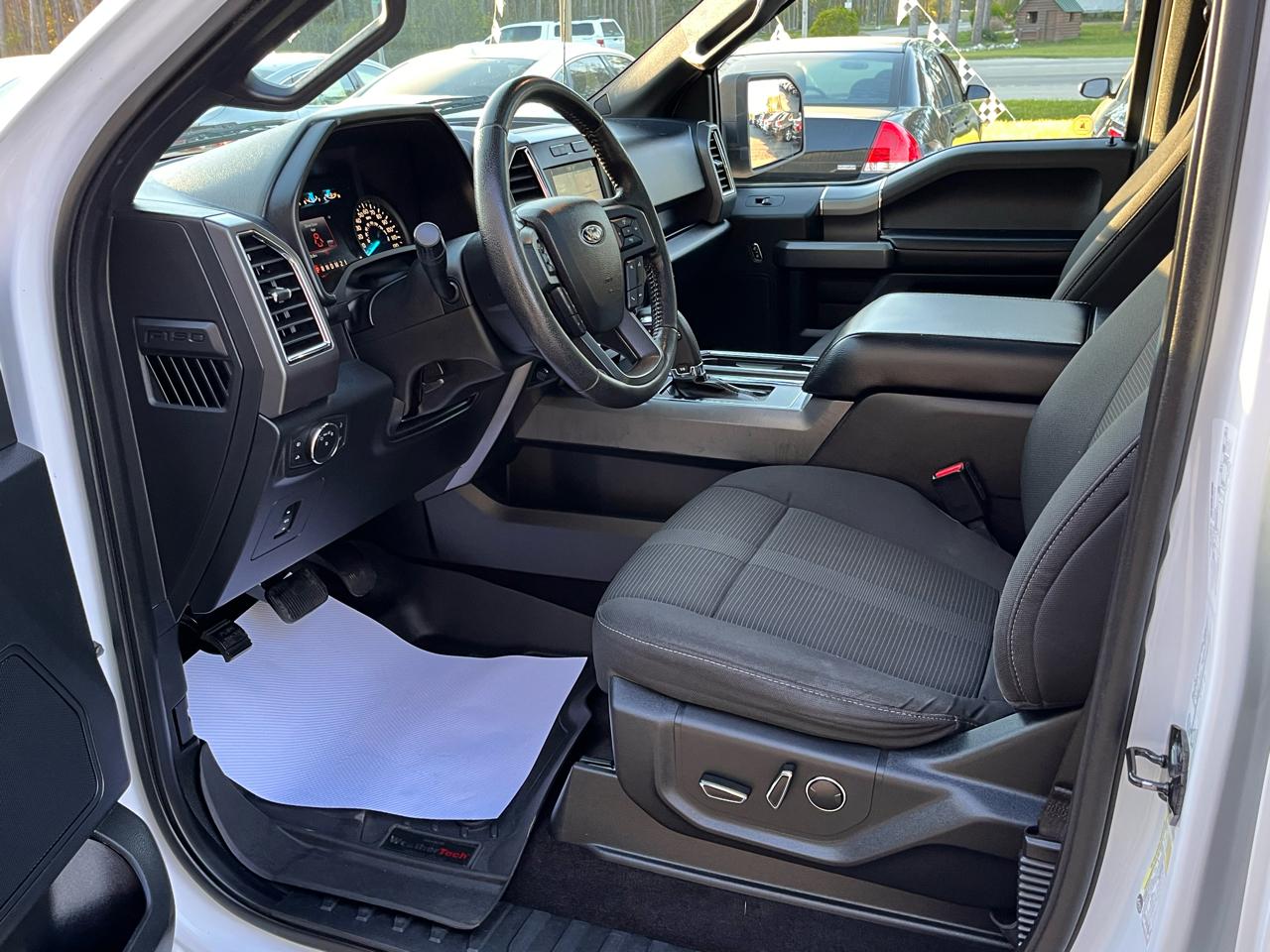 Ford F-150 4WD SuperCrew 145" XLT 2016