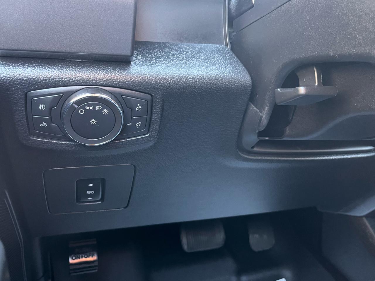Ford F-150 4WD SuperCrew 145" XLT 2016