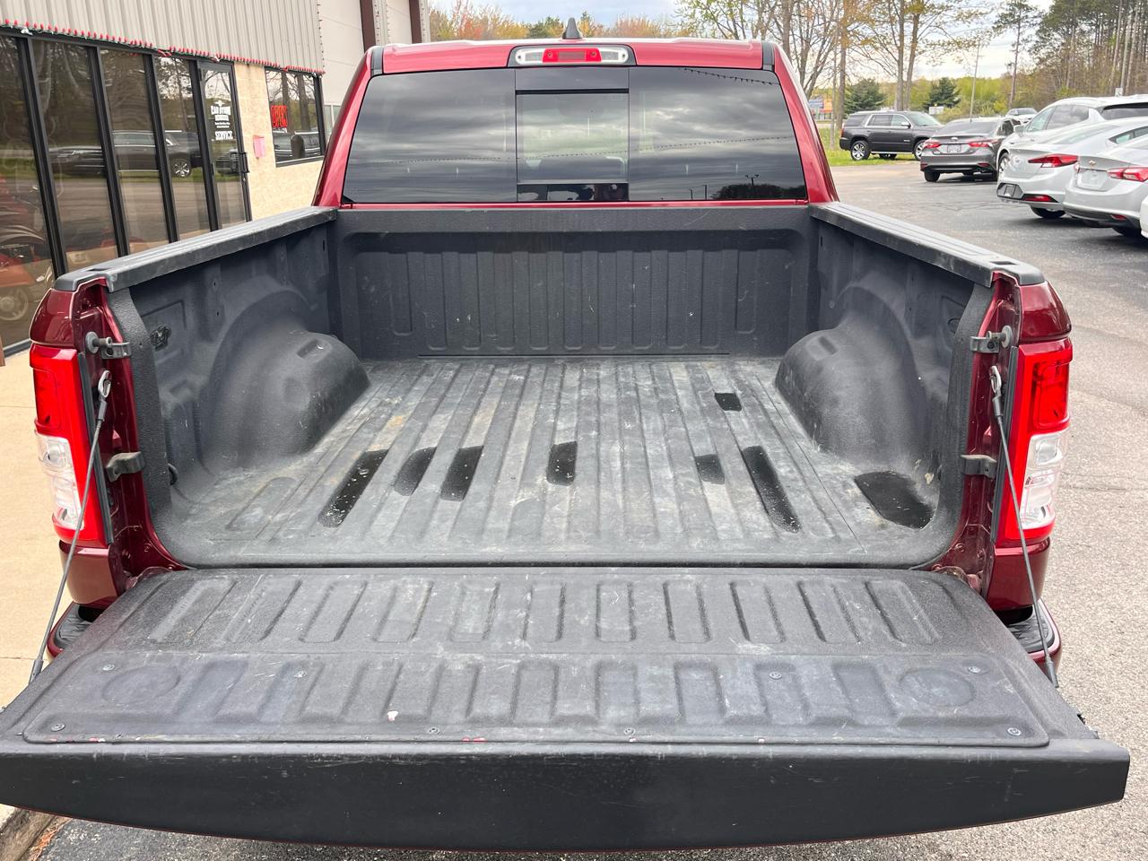 RAM 1500 Big Horn 4x4 Crew Cab 5'7" Box 2019