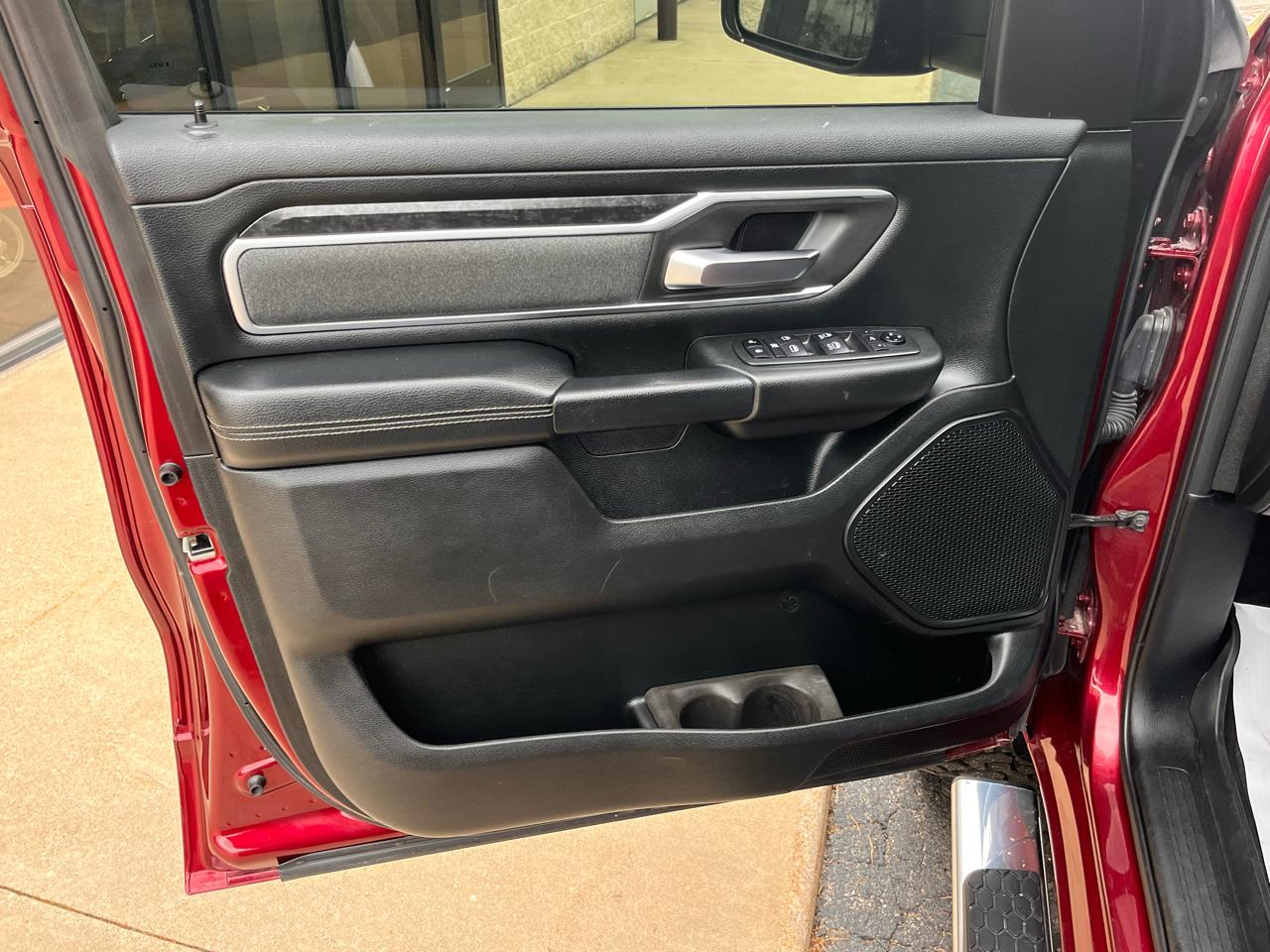 RAM 1500 Big Horn 4x4 Crew Cab 5'7" Box 2019