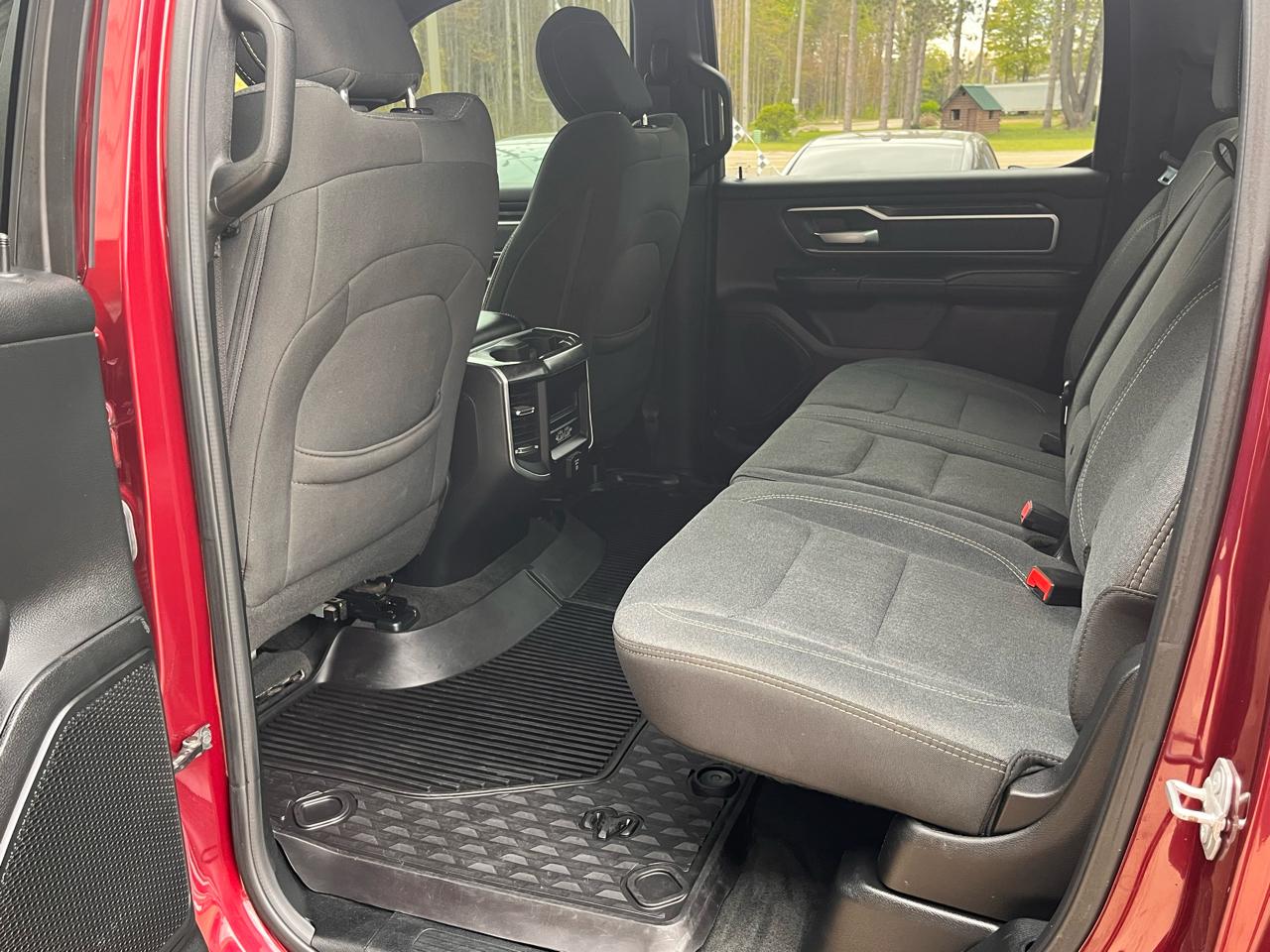 RAM 1500 Big Horn 4x4 Crew Cab 5'7" Box 2019