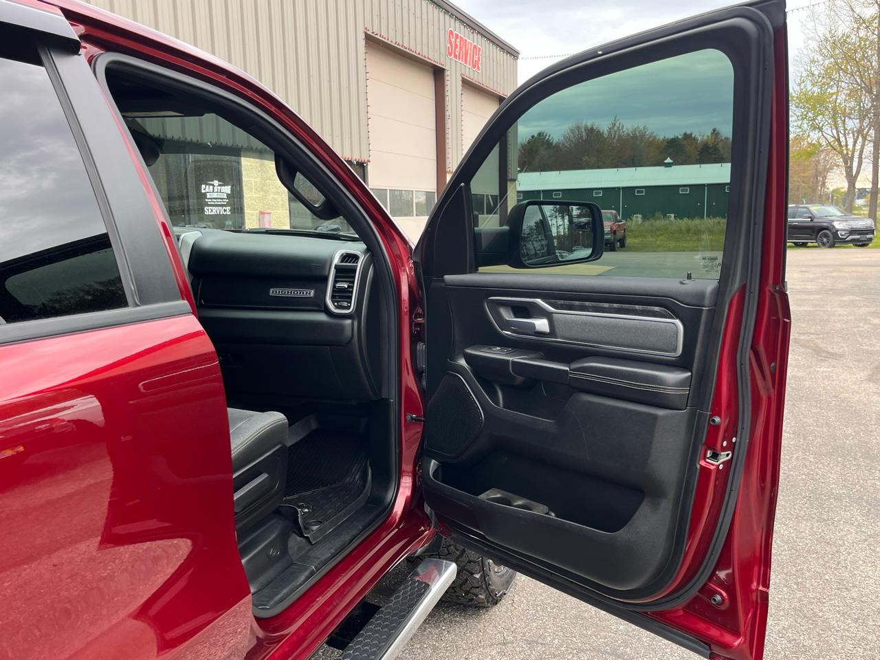 RAM 1500 Big Horn 4x4 Crew Cab 5'7" Box 2019