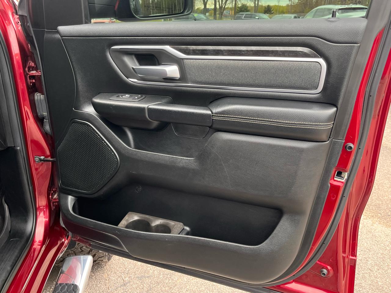 RAM 1500 Big Horn 4x4 Crew Cab 5'7" Box 2019