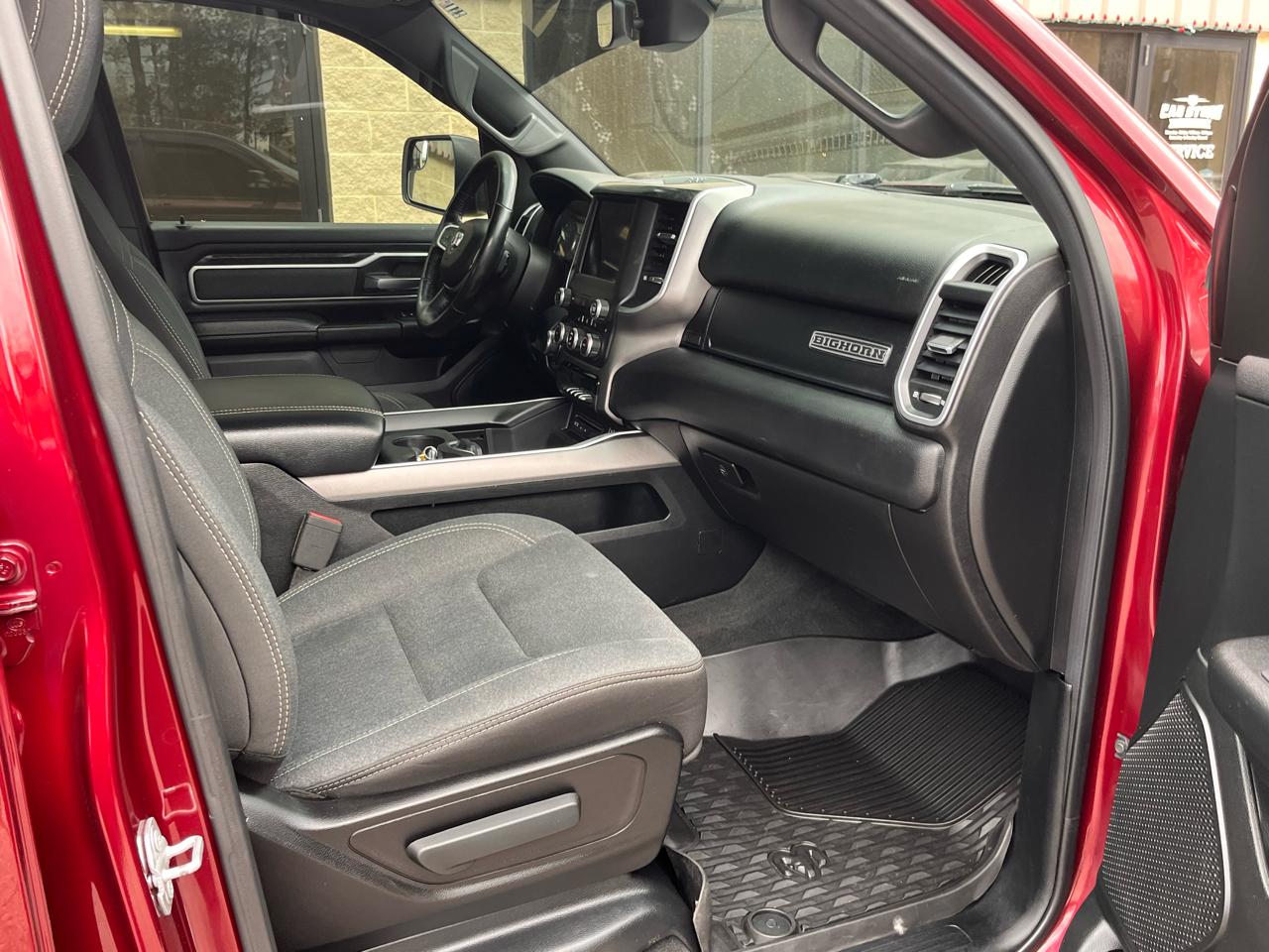 RAM 1500 Big Horn 4x4 Crew Cab 5'7" Box 2019