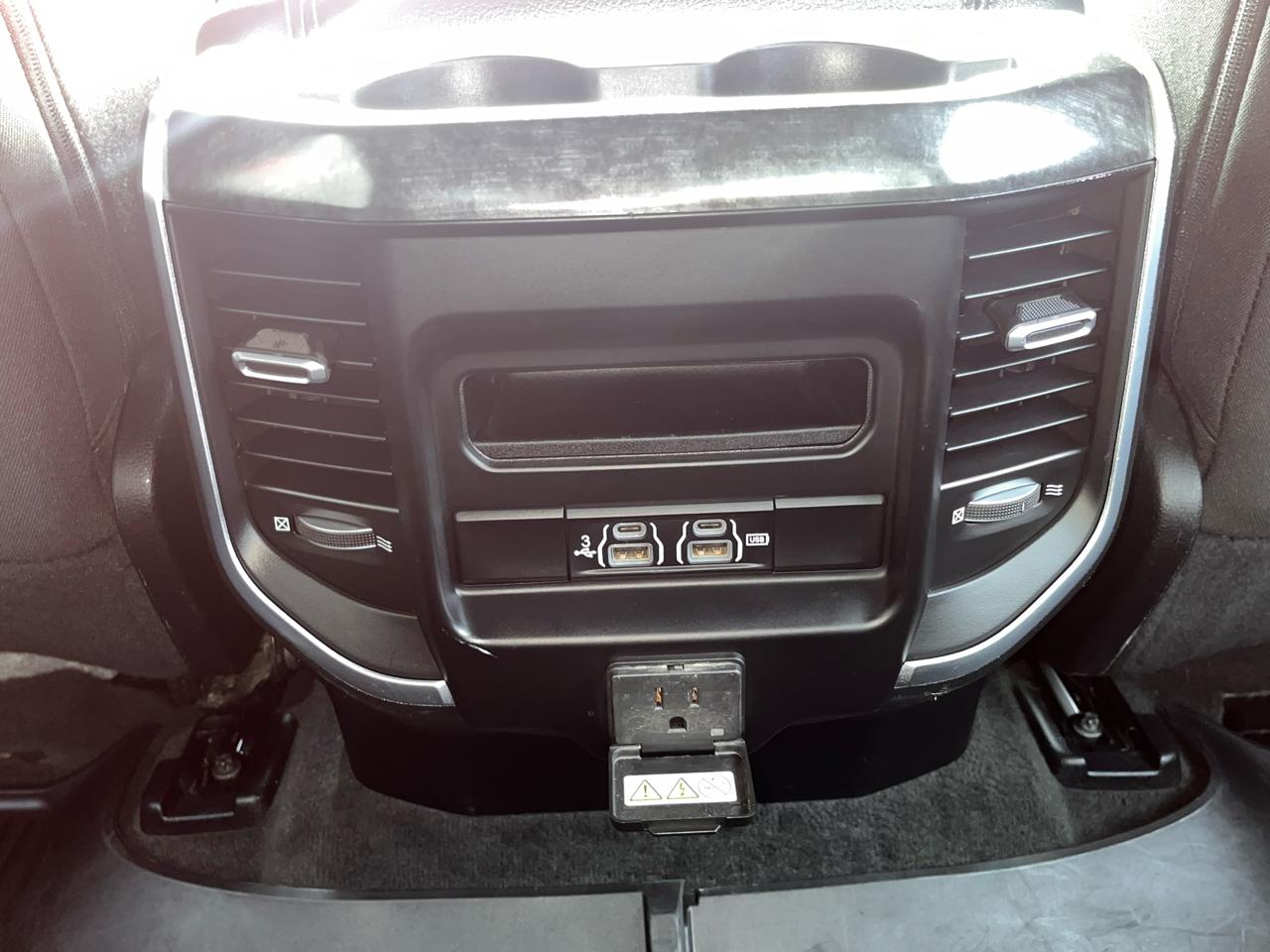 RAM 1500 Big Horn 4x4 Crew Cab 5'7" Box 2019