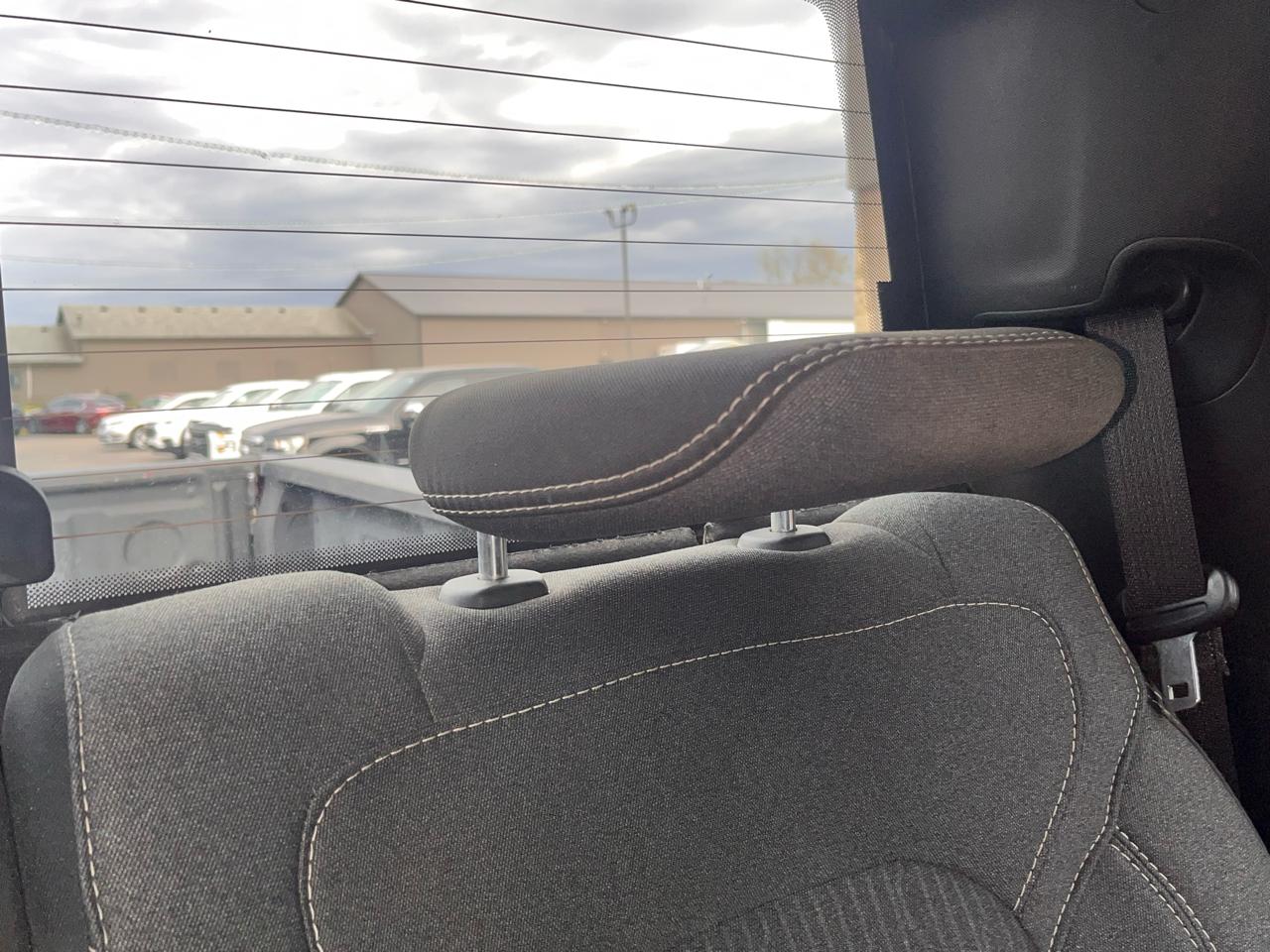 RAM 1500 Big Horn 4x4 Crew Cab 5'7" Box 2019
