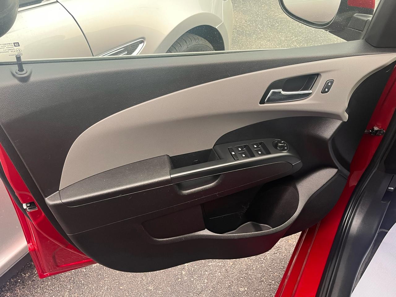 Chevrolet Sonic 4dr Sdn Auto LT 2015
