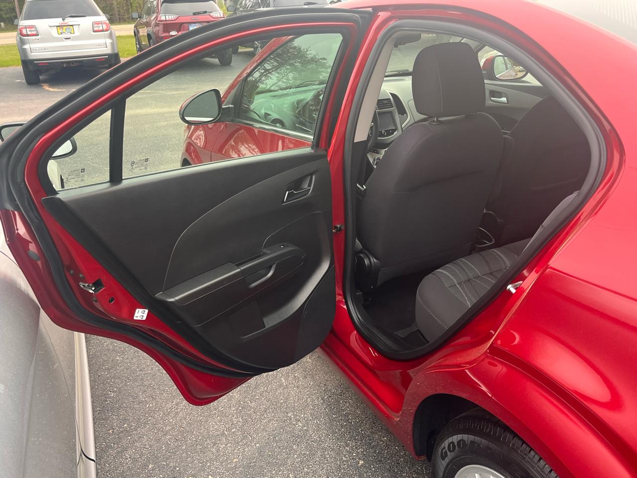 Chevrolet Sonic 4dr Sdn Auto LT 2015