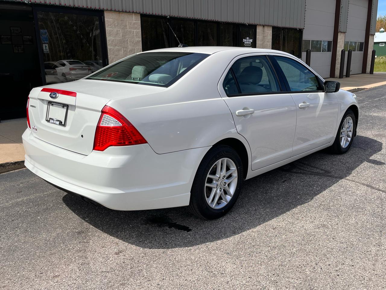 Ford Fusion 4dr Sdn S FWD 2012