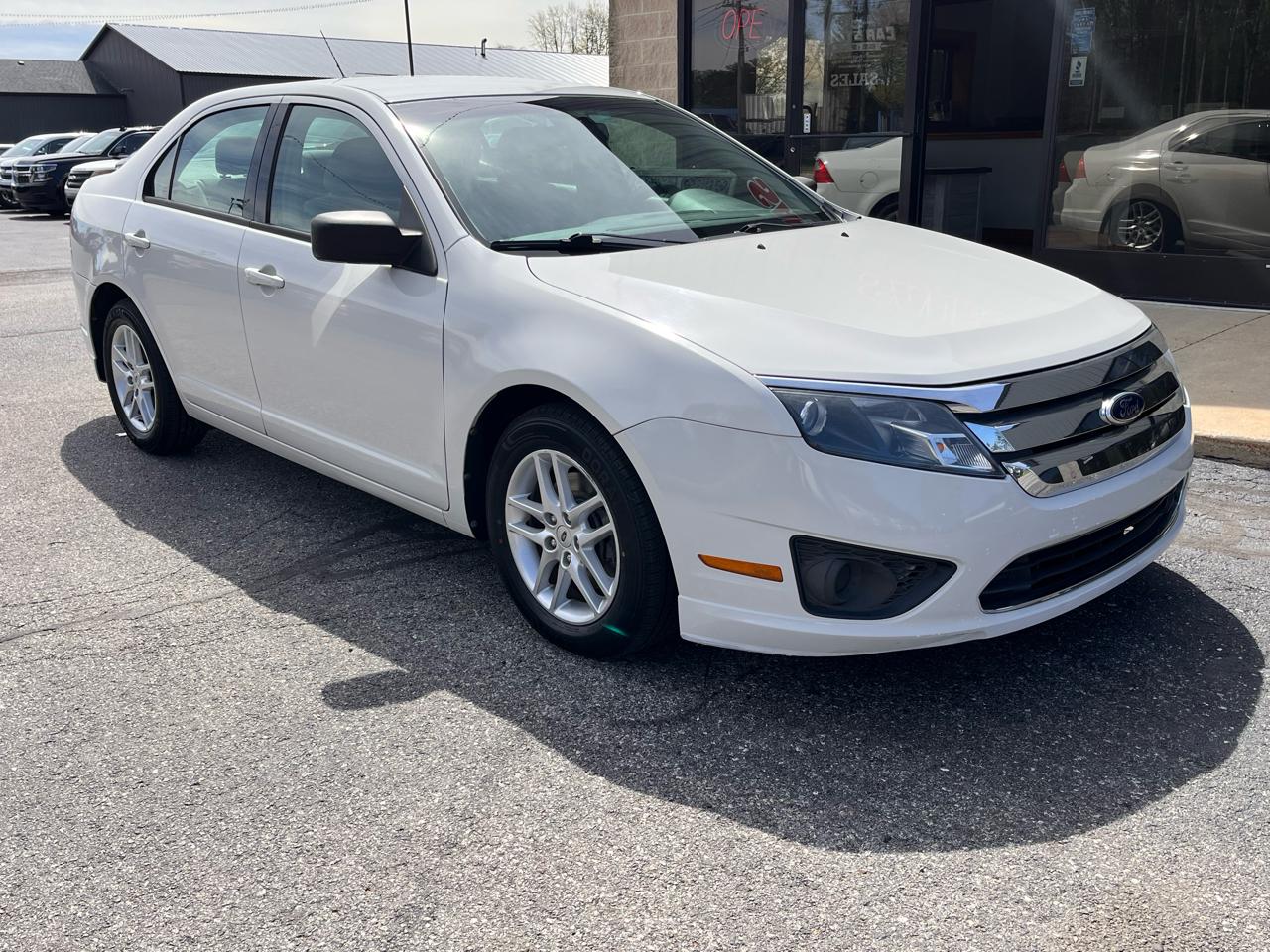 Ford Fusion 4dr Sdn S FWD 2012